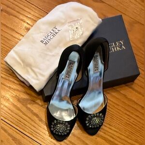 NIB Badgley Mischka Satin Heels, Black